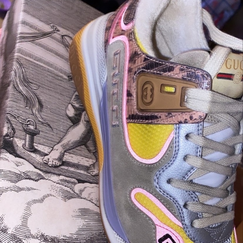 Women Gucci Ultrapace Sneakers
